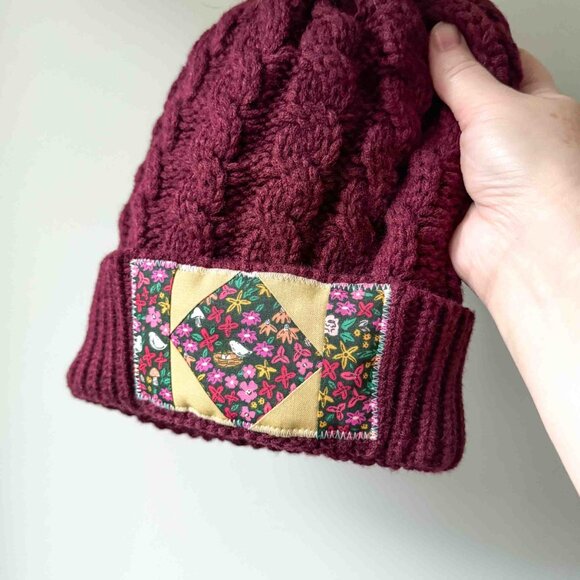 Chunky Burgundy Knit Toque with Custom Quilt Block & Sherpa Fleece Lining - Picture 9 of 10